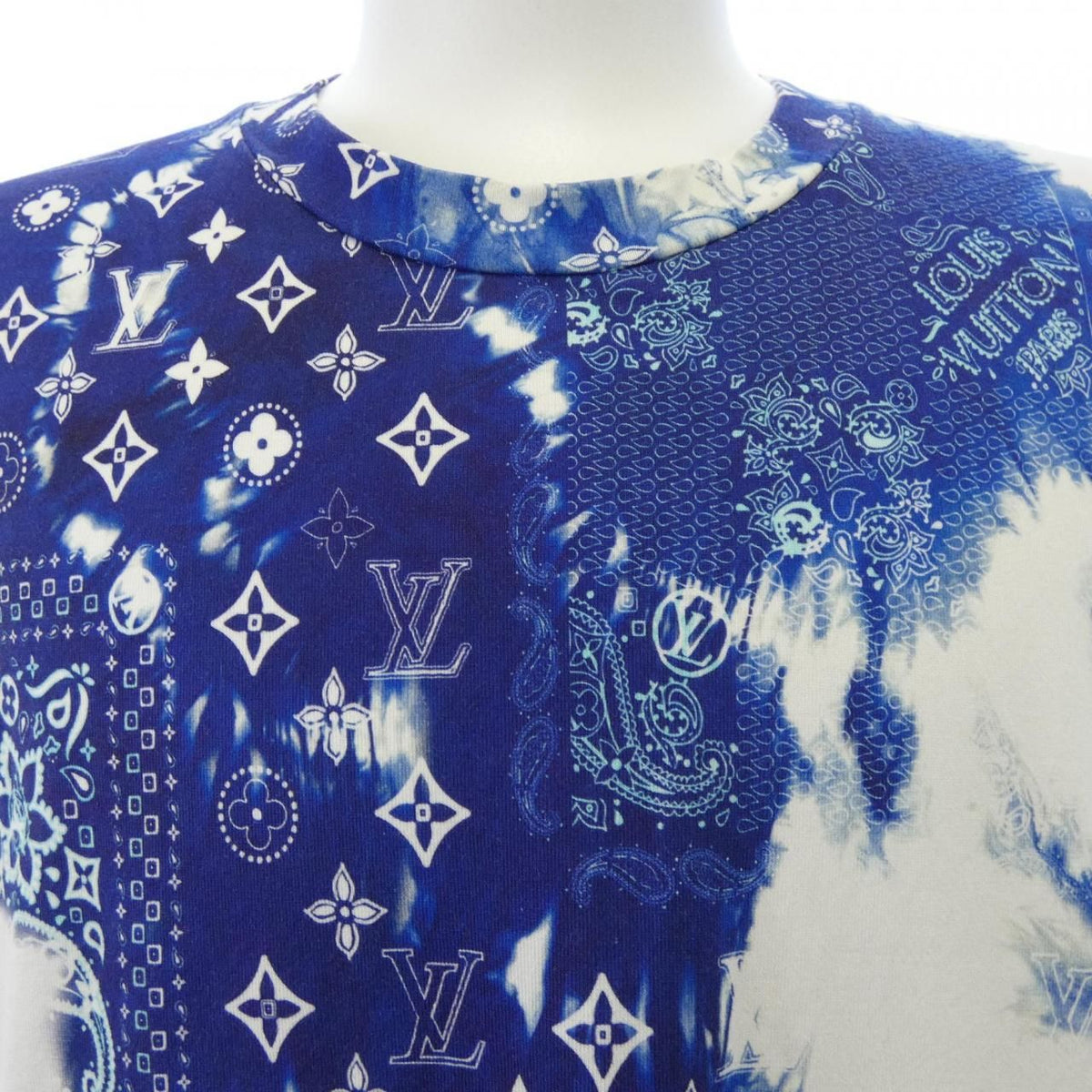 Louis Vuitton Monogram Bandana Print T-Shirt — view 5