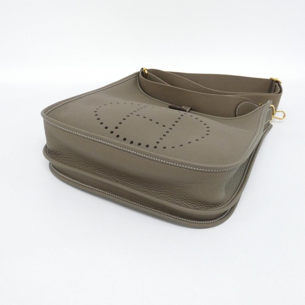 Hermes Evelyne 3 PM Shoulder Bag — view 3