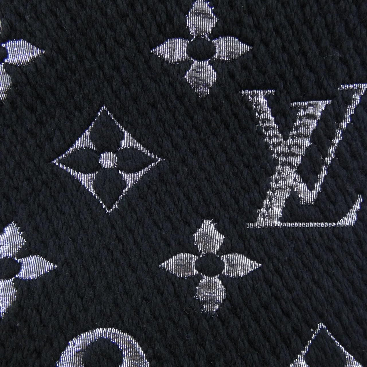 Louis Vuitton Logomania Scarf — view 4
