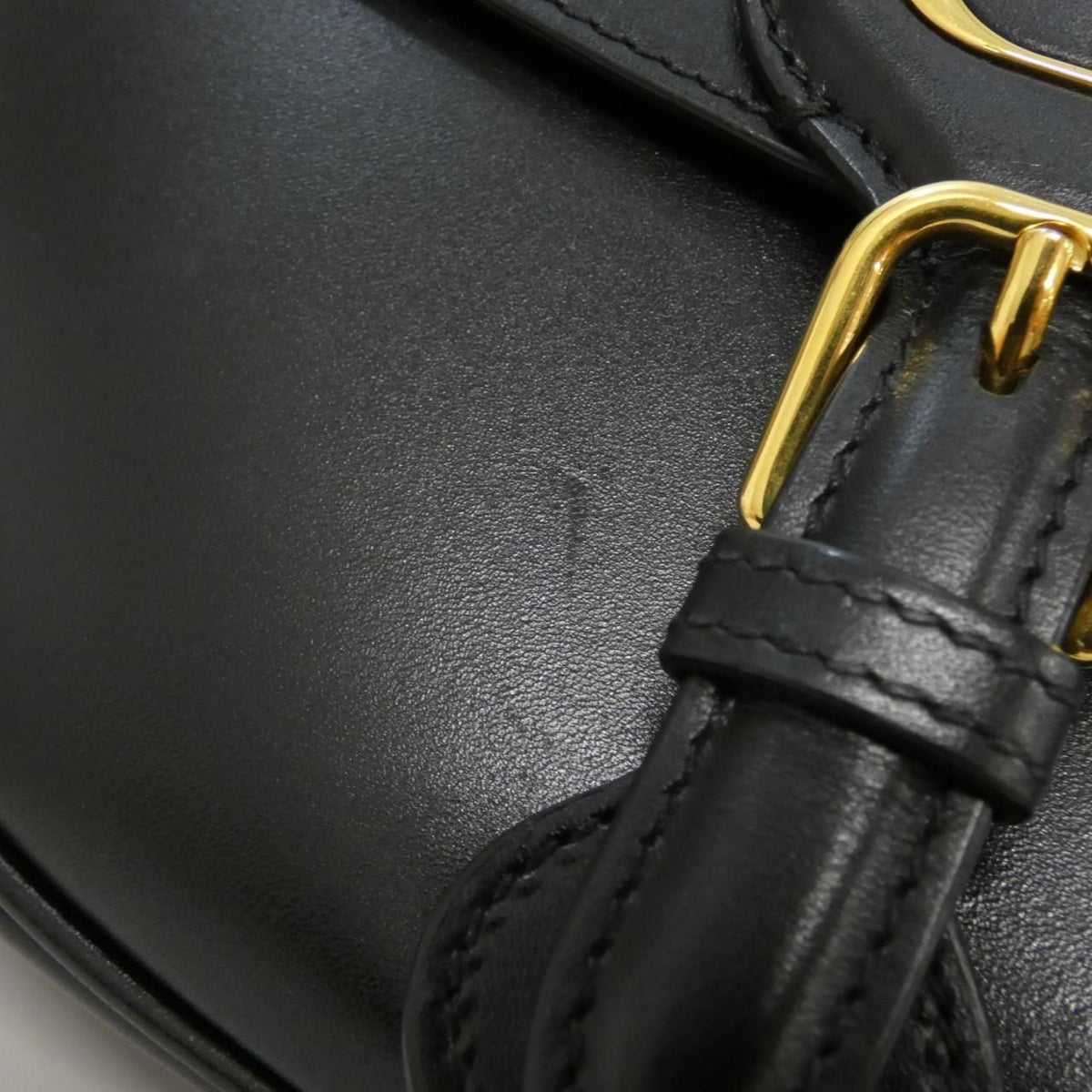 Dior Bobby Medium Shoulder Bag — view 5