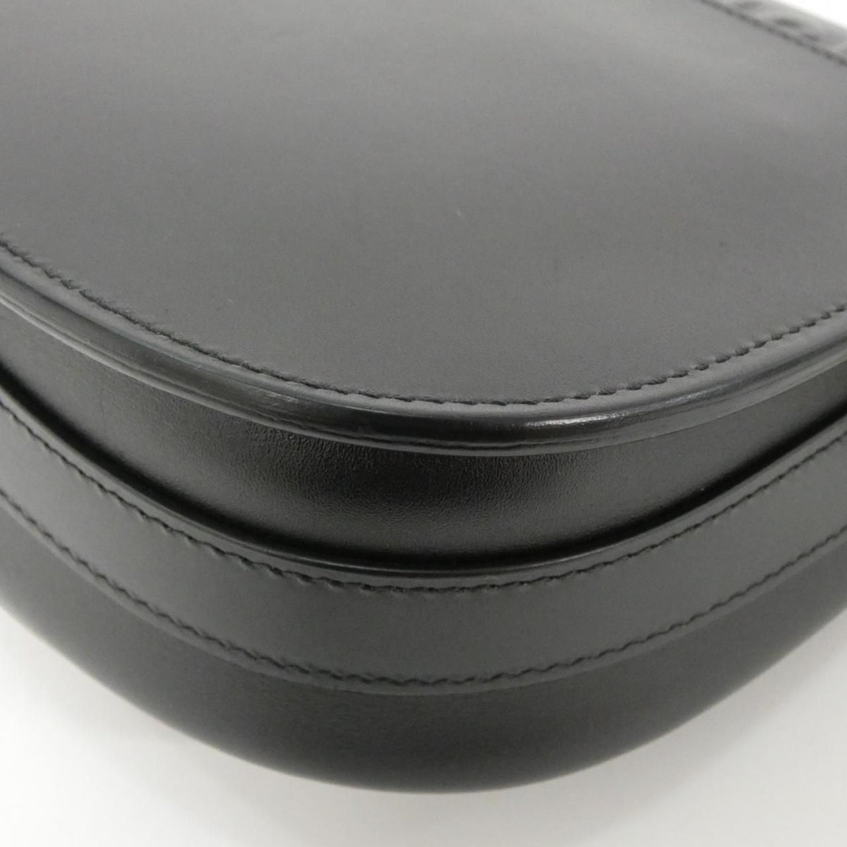 Dior Bobby Medium Shoulder Bag — view 3