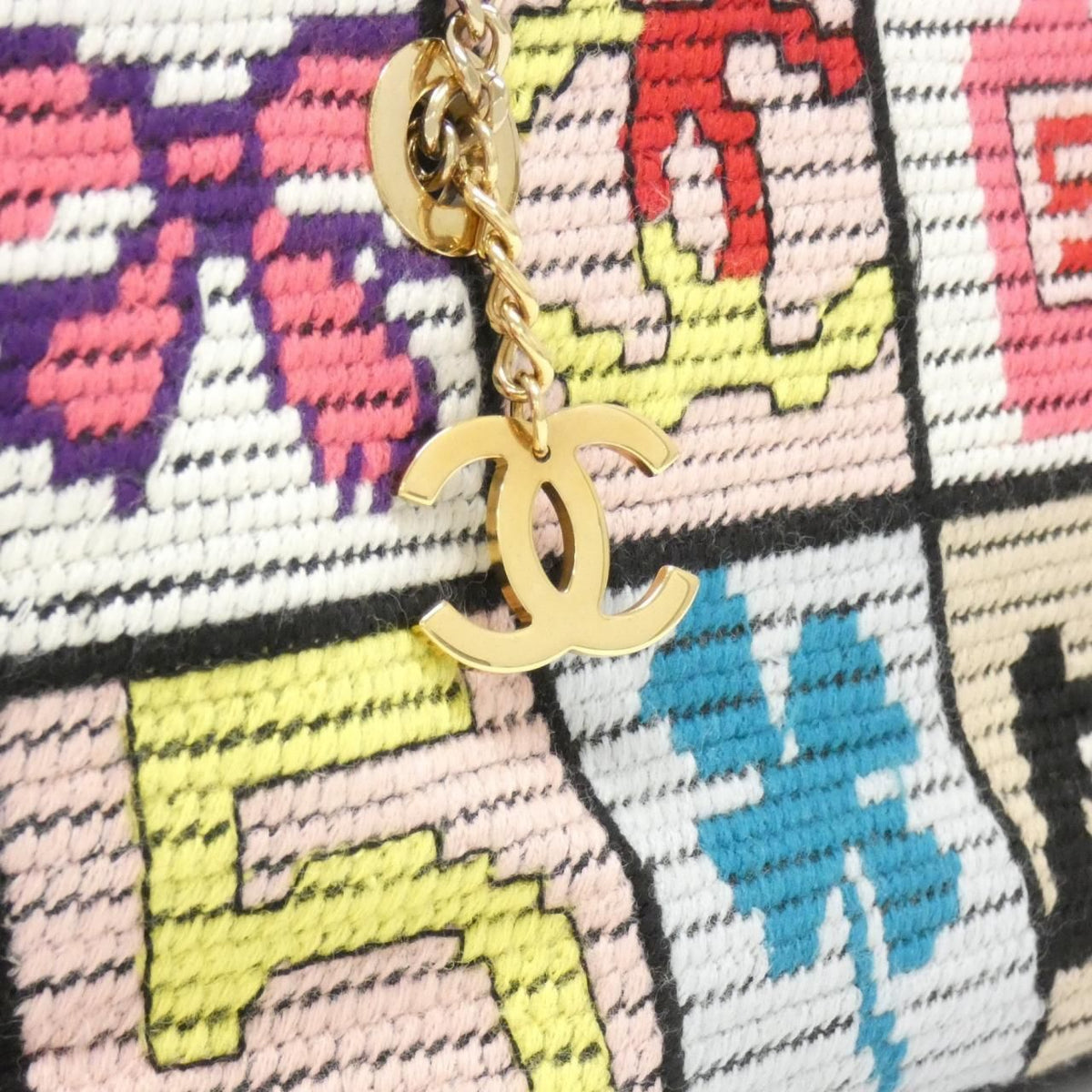 Chanel Vintage Shoulder Bag — view 6