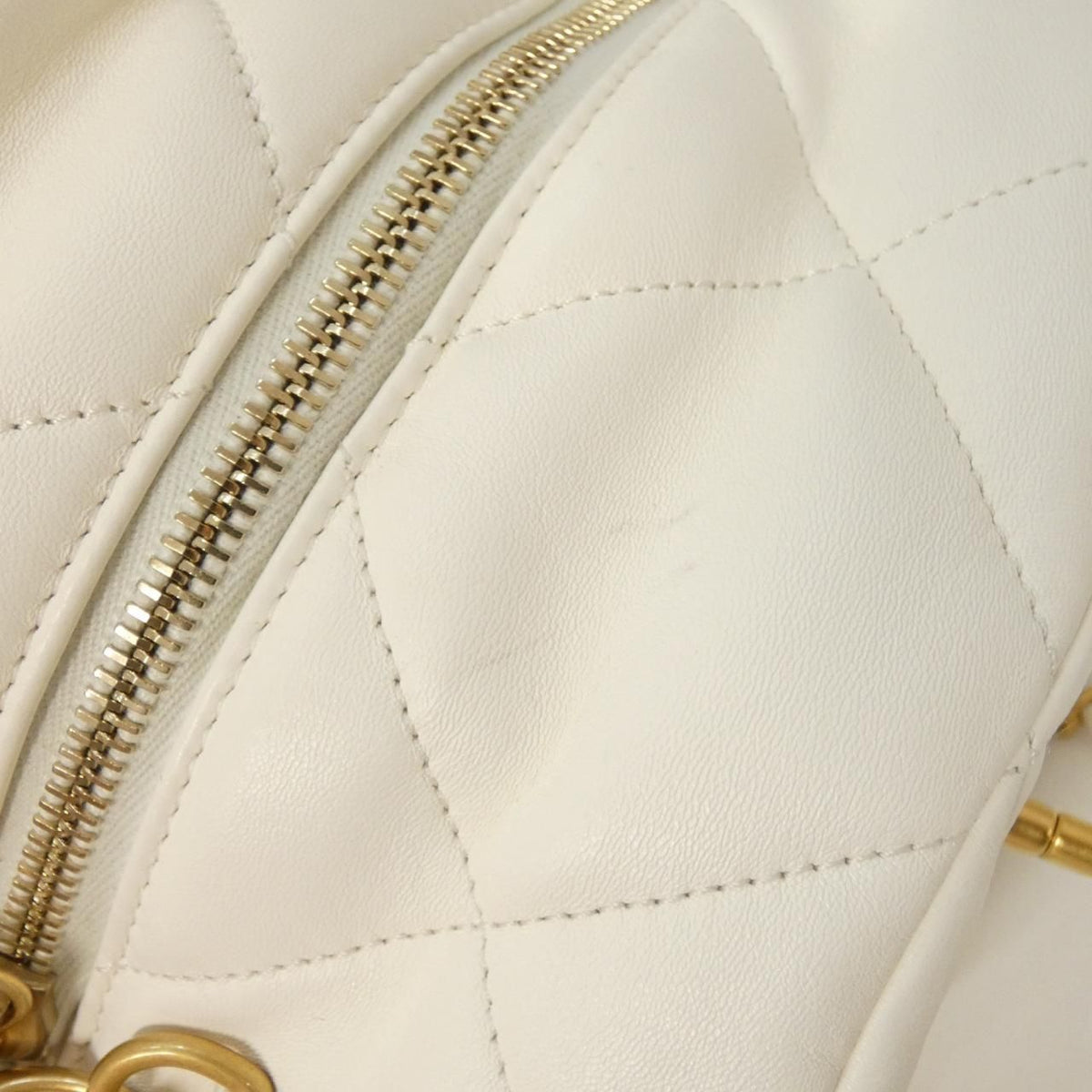 Chanel Shoulder Bag White — view 8