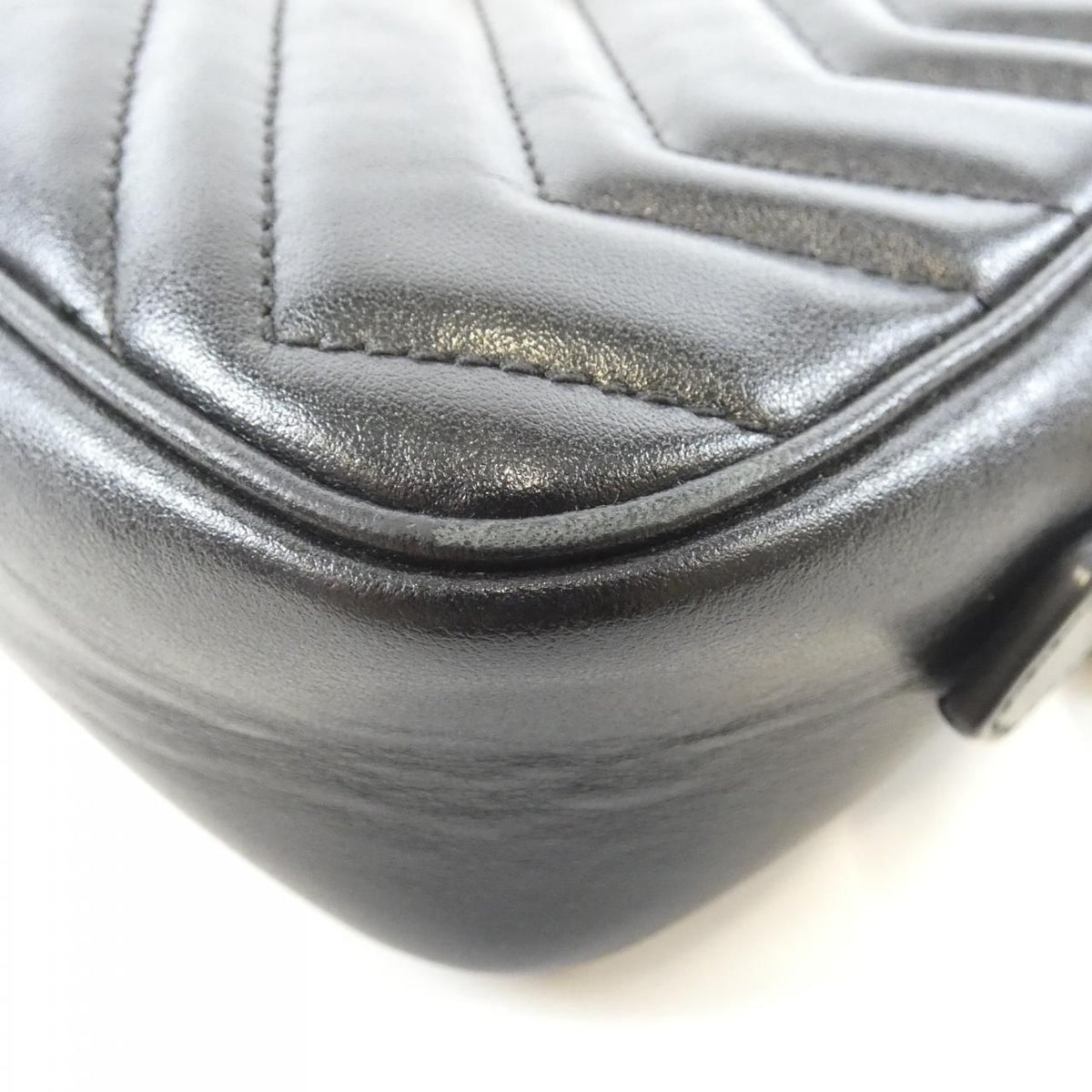 Gucci GG Marmont Shoulder Bag — view 3