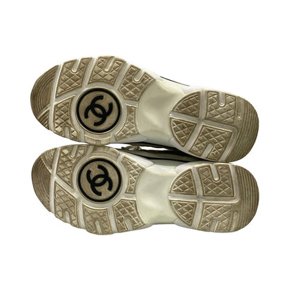 Chanel Sneakers White Black CC Logo Cotton — view 8