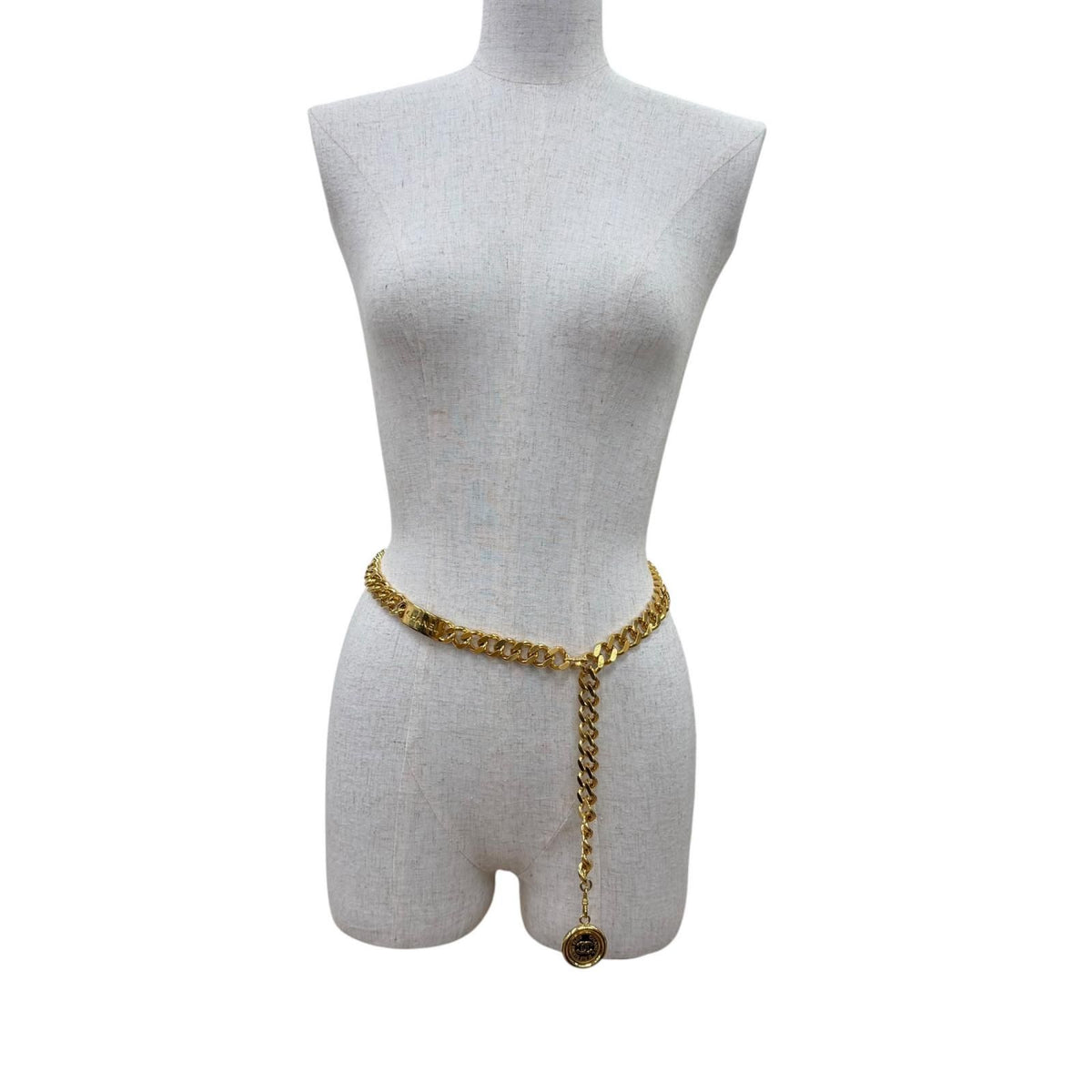 Chanel Vintage 96A Metal 31 Rue Cambon CC Logo Chain Belt Gold Plated — view 3