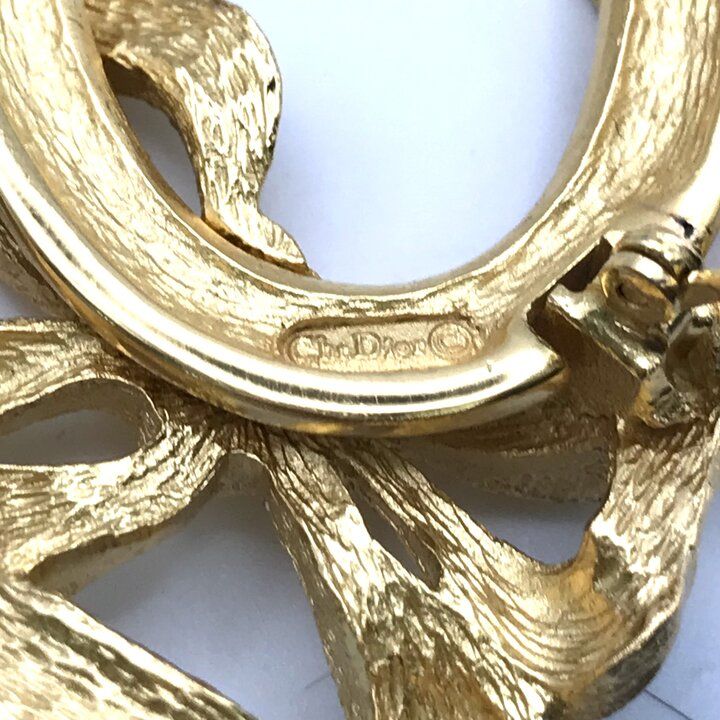 Dior Vintage Circle Ribbon Brooch Pin Gold — view 8