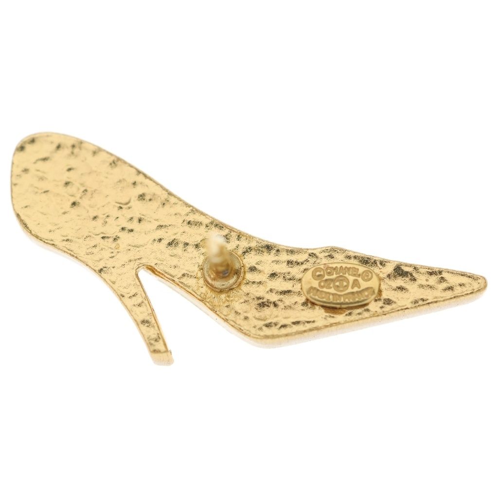 Chanel CC Logo High Heels Brooch with Metal Gold Black Bean — view 6