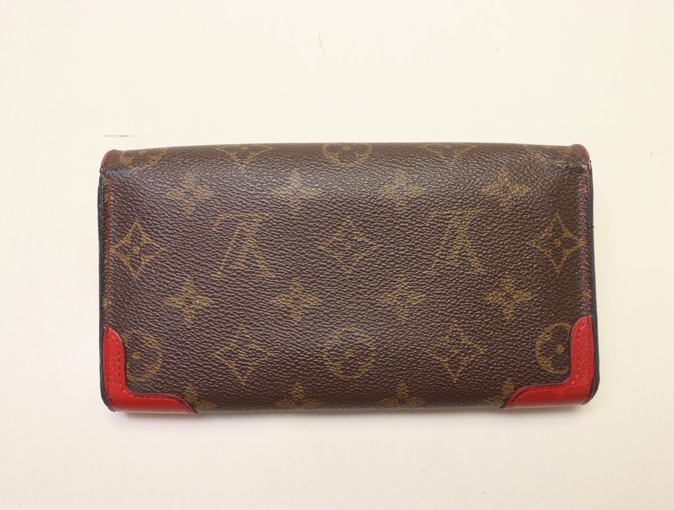 Louis Vuitton Portefeuille Sarah Retiro Monogram Wallet — view 2