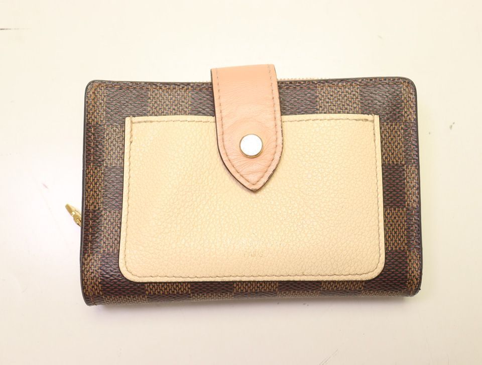 Louis Vuitton Portefeuille Juliette Damier Bifold Wallet — view 2