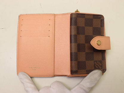 Louis Vuitton Portefeuille Juliette Damier Bifold Wallet — view 4