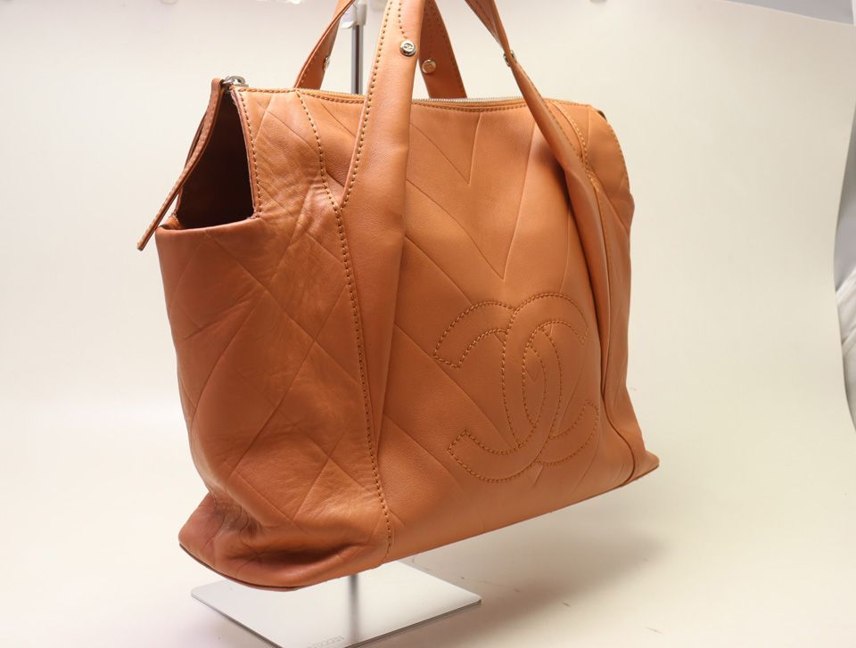 Chanel CC Logo Lambskin Tote Bag — view 4