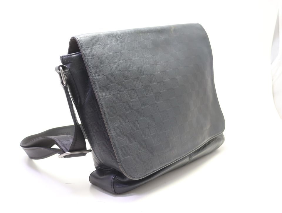 Louis Vuitton Damier Infini District MM Shoulder Bag — view 4