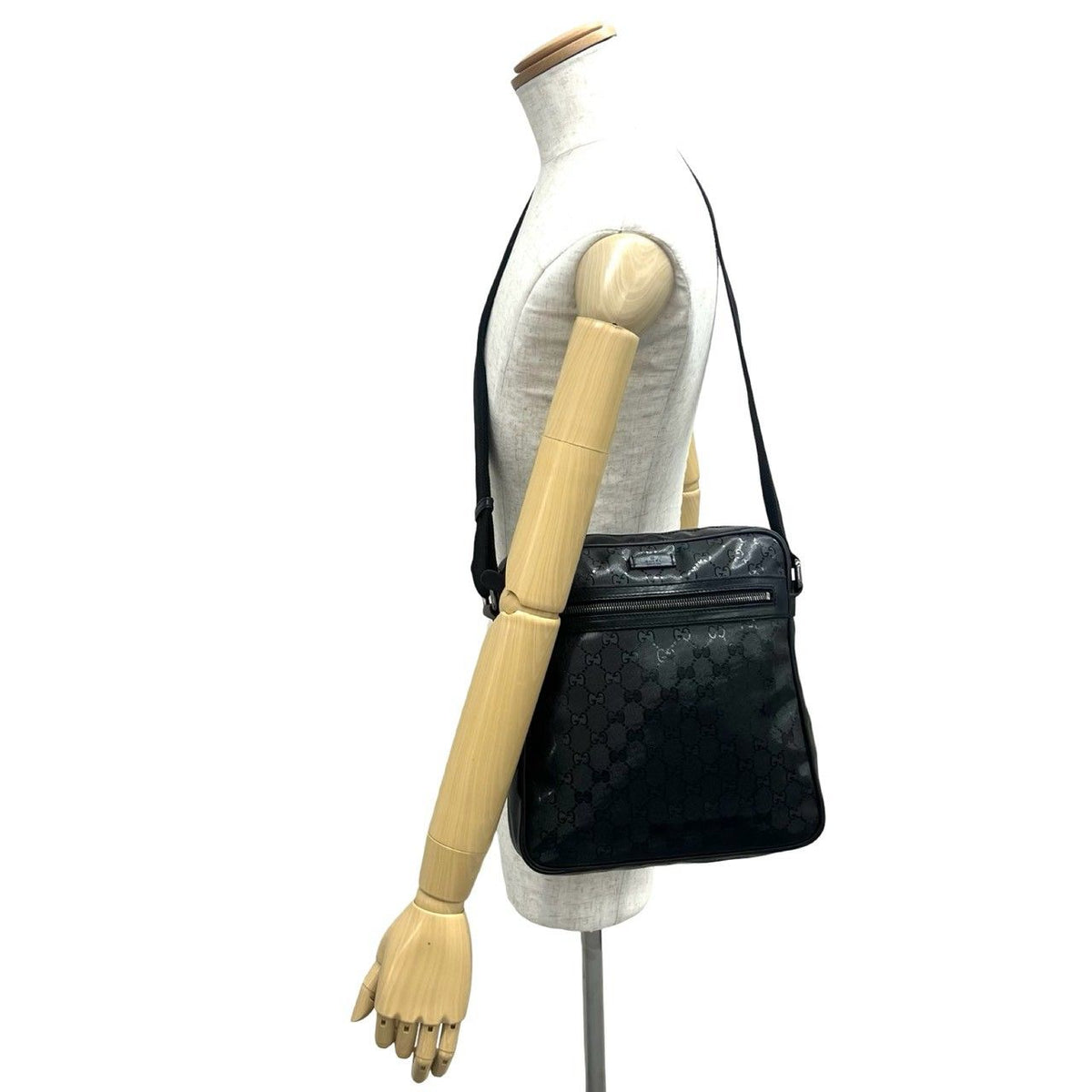 Gucci GG Supreme Logo Pattern Leather Shoulder Bag Pochette Black — view 2