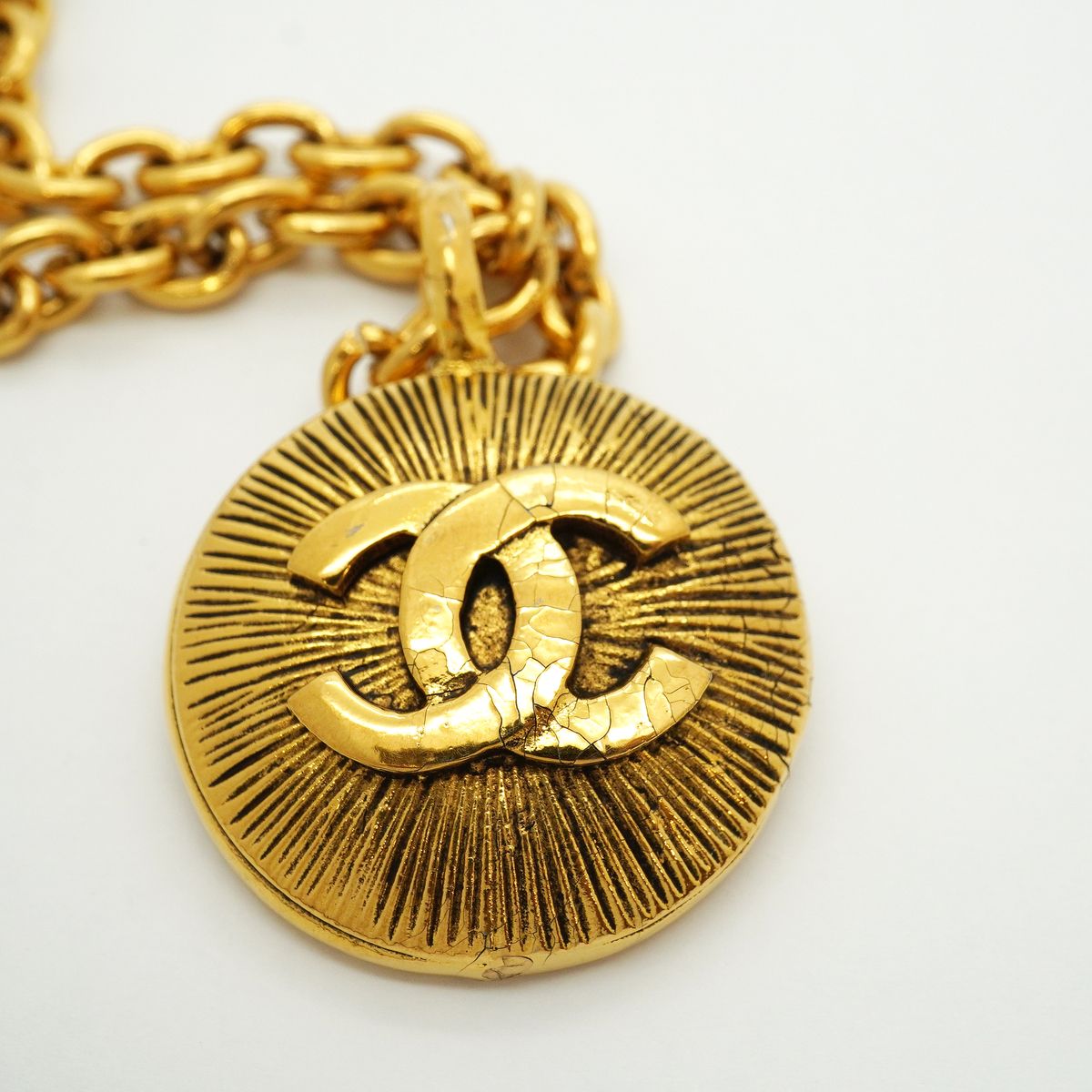 Chanel Necklace Vintage CC Logo Round Circle Gold Plated — view 7