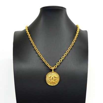 Chanel Necklace Vintage CC Logo Round Circle Gold Plated — view 6