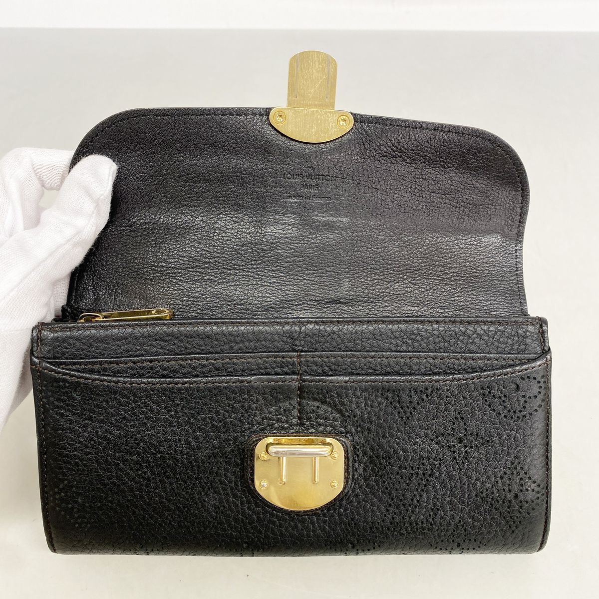 Louis Vuitton Wallet Mahina Portefeuille Iris Noir — view 8
