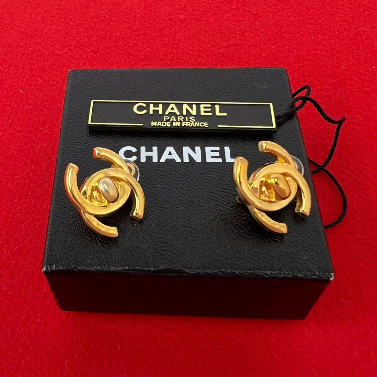 Chanel With Rice 96P Vintage CC Logo Earrings Ear Cuff Gold