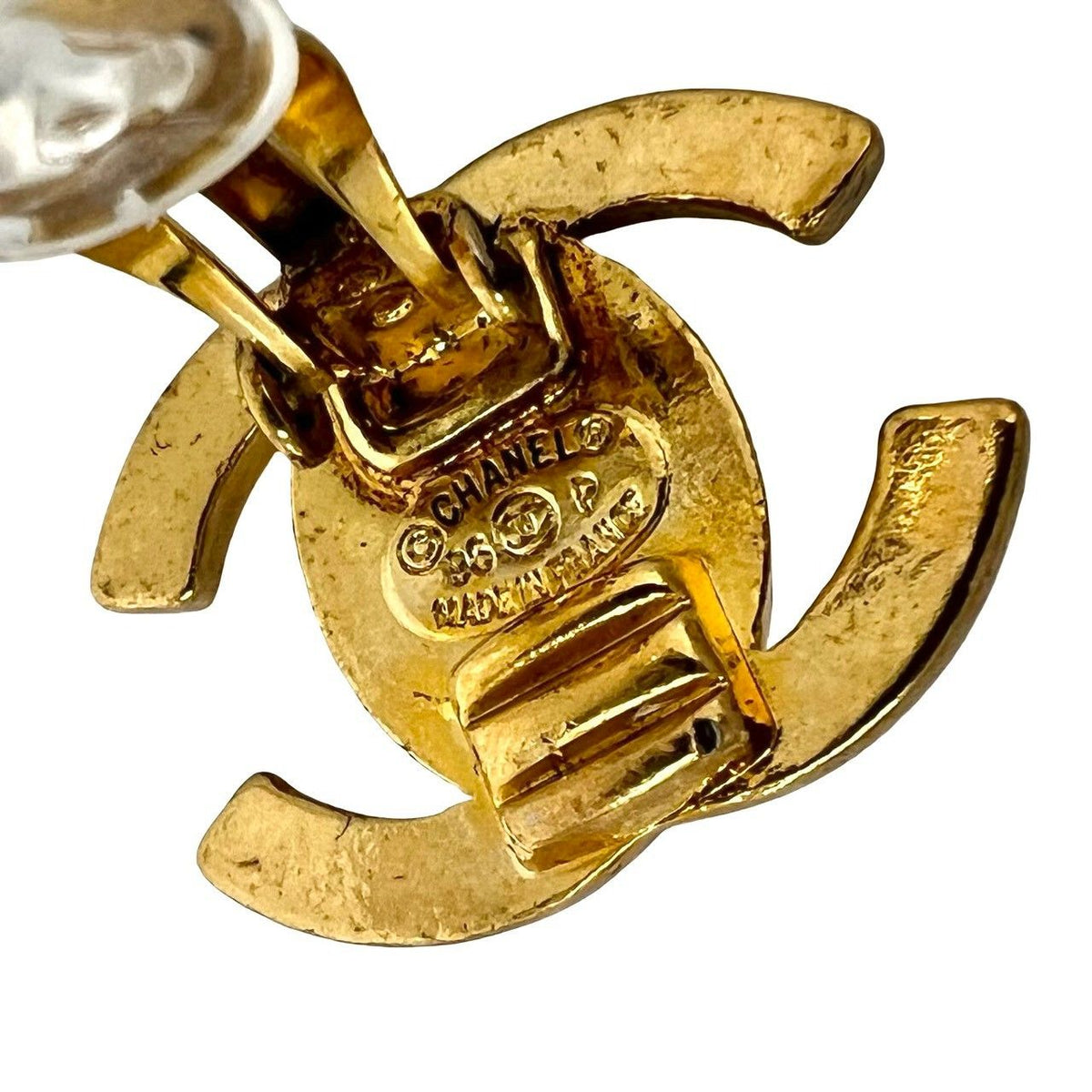 Chanel With Rice 96P Vintage CC Logo Earrings Ear Cuff Gold — view 3