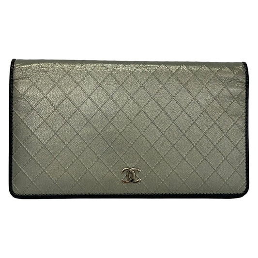 Chanel Wallet Bicolor Silver Leather