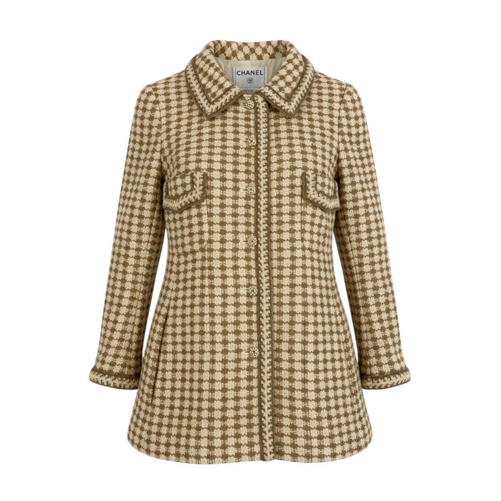 Chanel 00A Houndstooth Dot Pattern Button Tweed Coat Vintage Polka Dot Beige