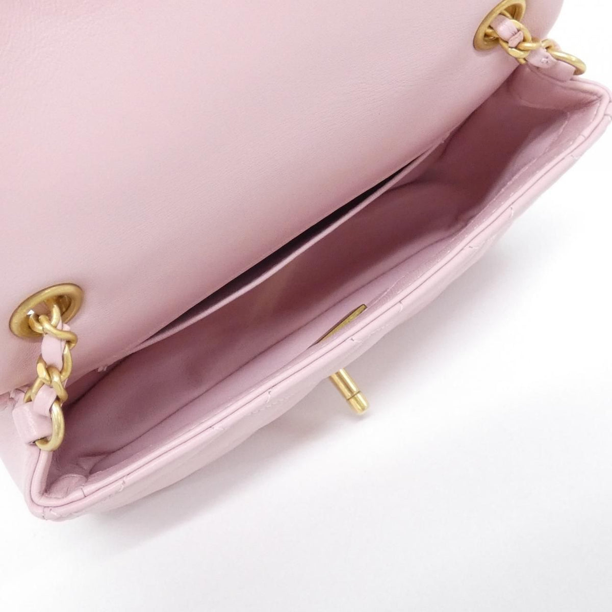 Chanel Shoulder Bag Pink — view 7