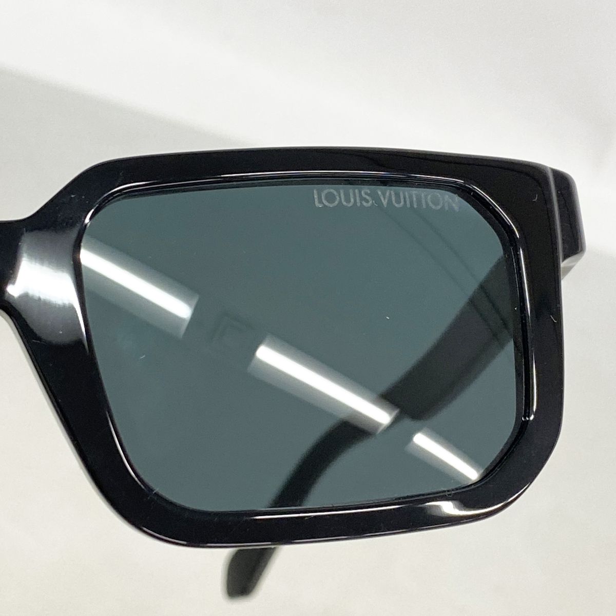Louis Vuitton Sunglasses LV Hit Square Noir Eyewear — view 6
