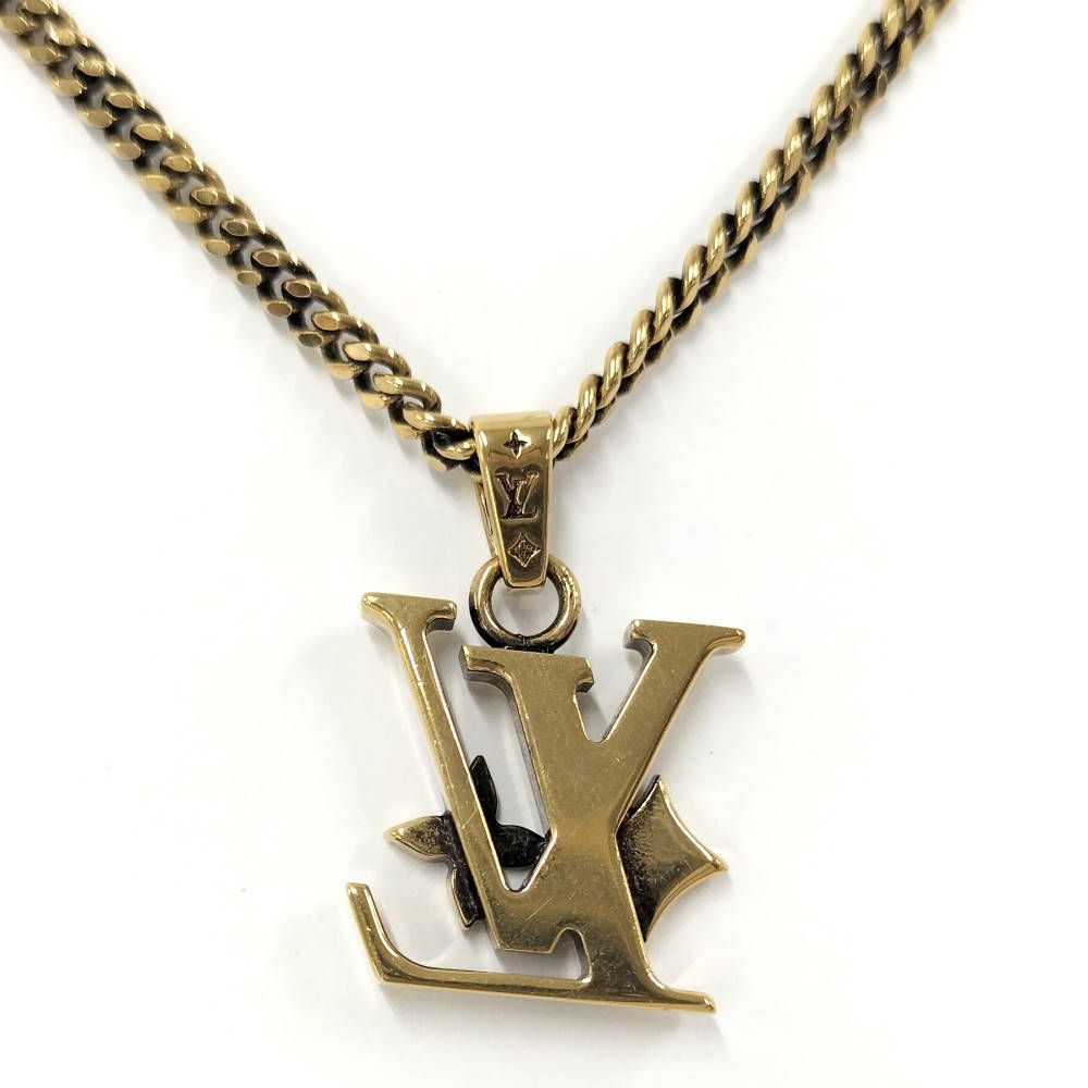 Louis Vuitton Pendant Monogram Lowe LV Logo Gold Plated — view 2