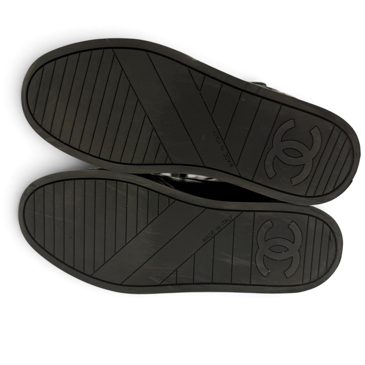 Chanel CC Logo Velcro Lace-up Leather Middle High Top Sneakers Black — view 5