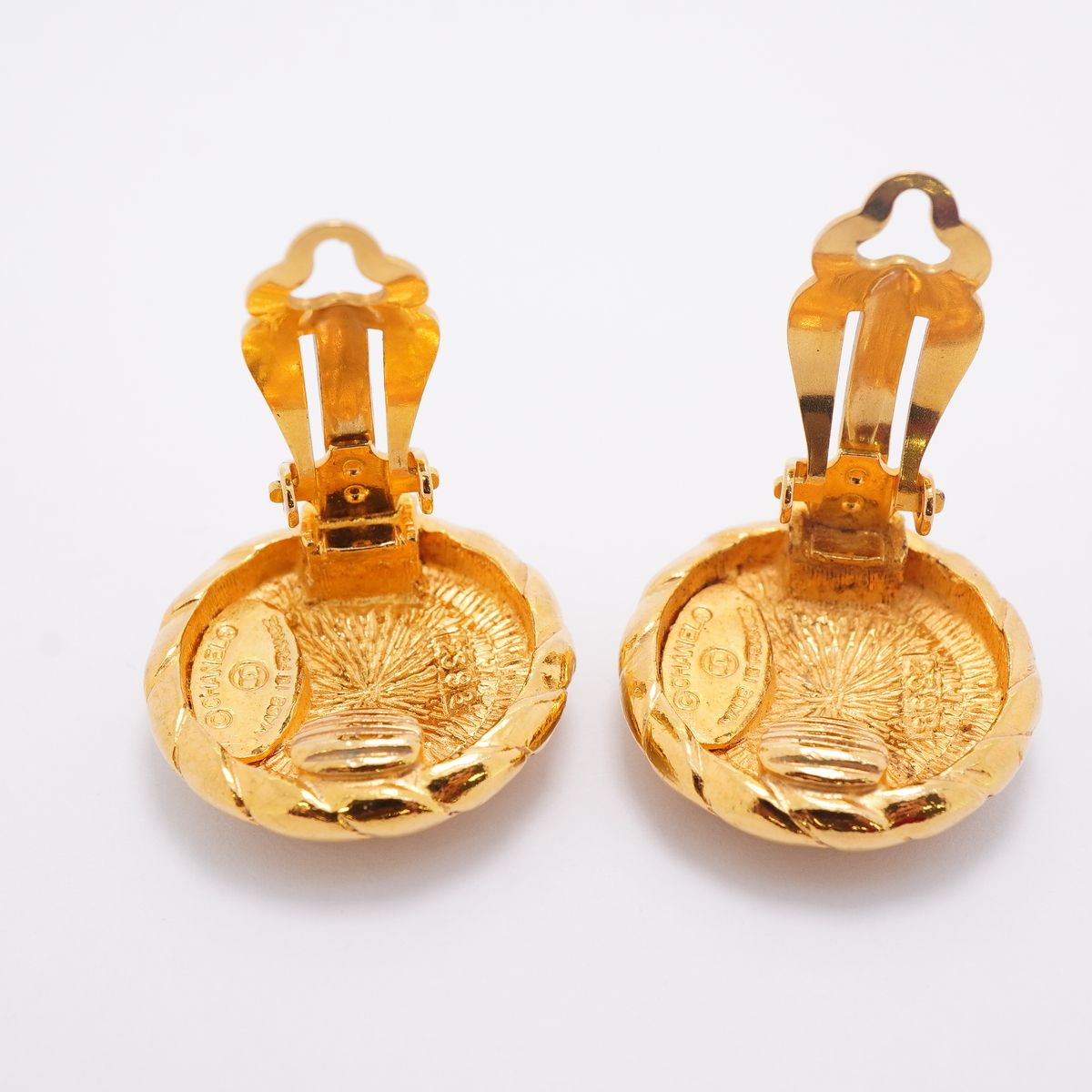 Chanel Earrings Vintage CC Logo Round Circle Gold Plated — view 7