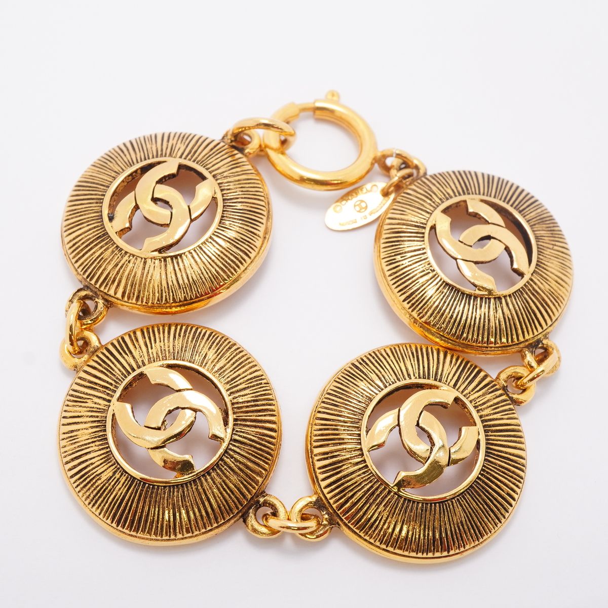 Chanel Bracelet Vintage CC Logo Round Circle Gold Plated — view 3