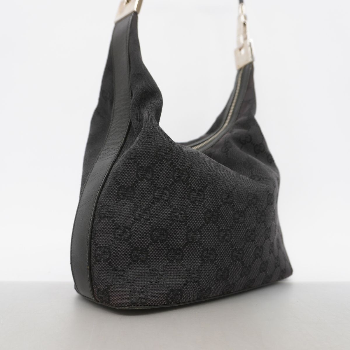 Gucci Shoulder Bag GG Canvas Black Silver — view 2