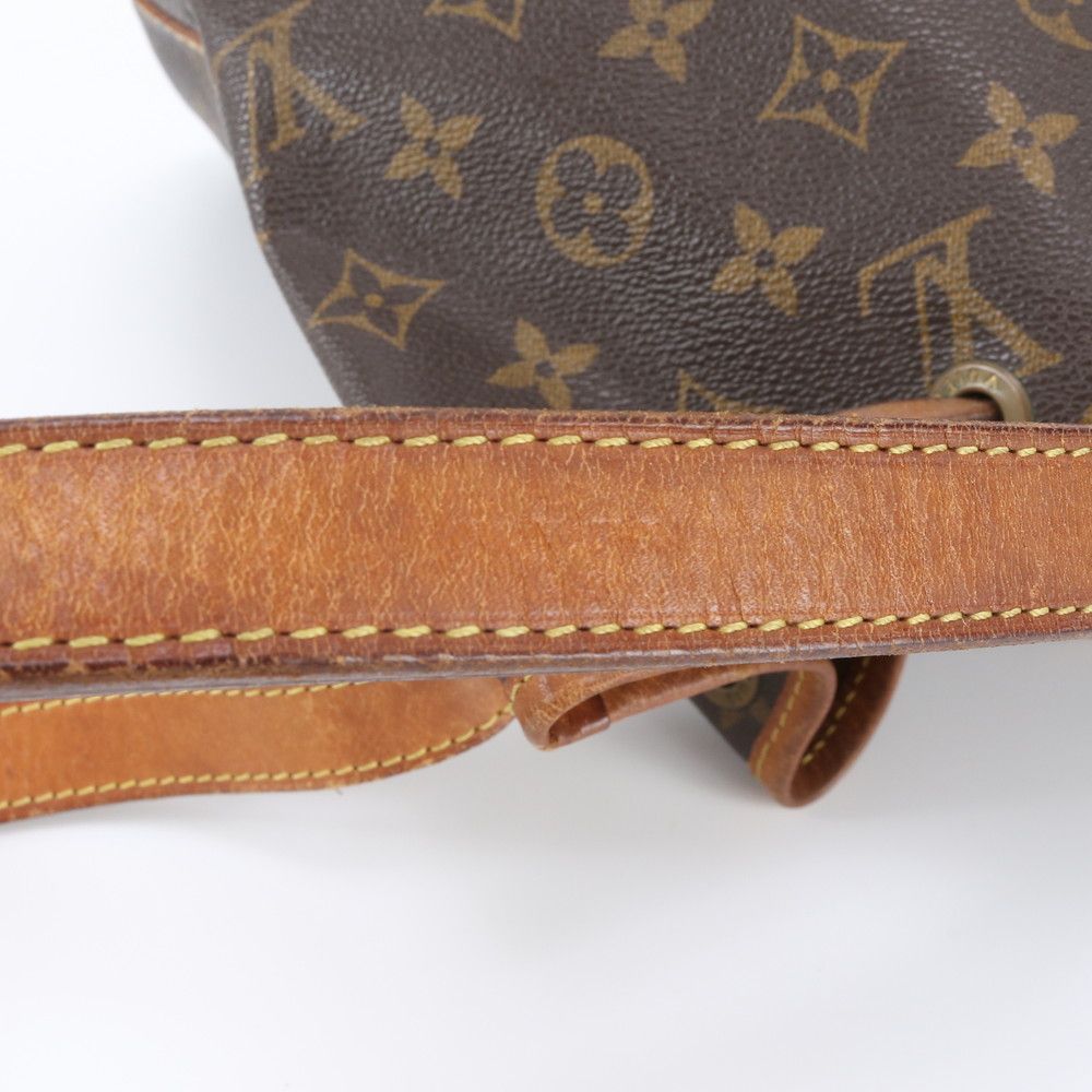 Louis Vuitton Monogram Petit Noe Leather Shoulder Bag Tote — view 8