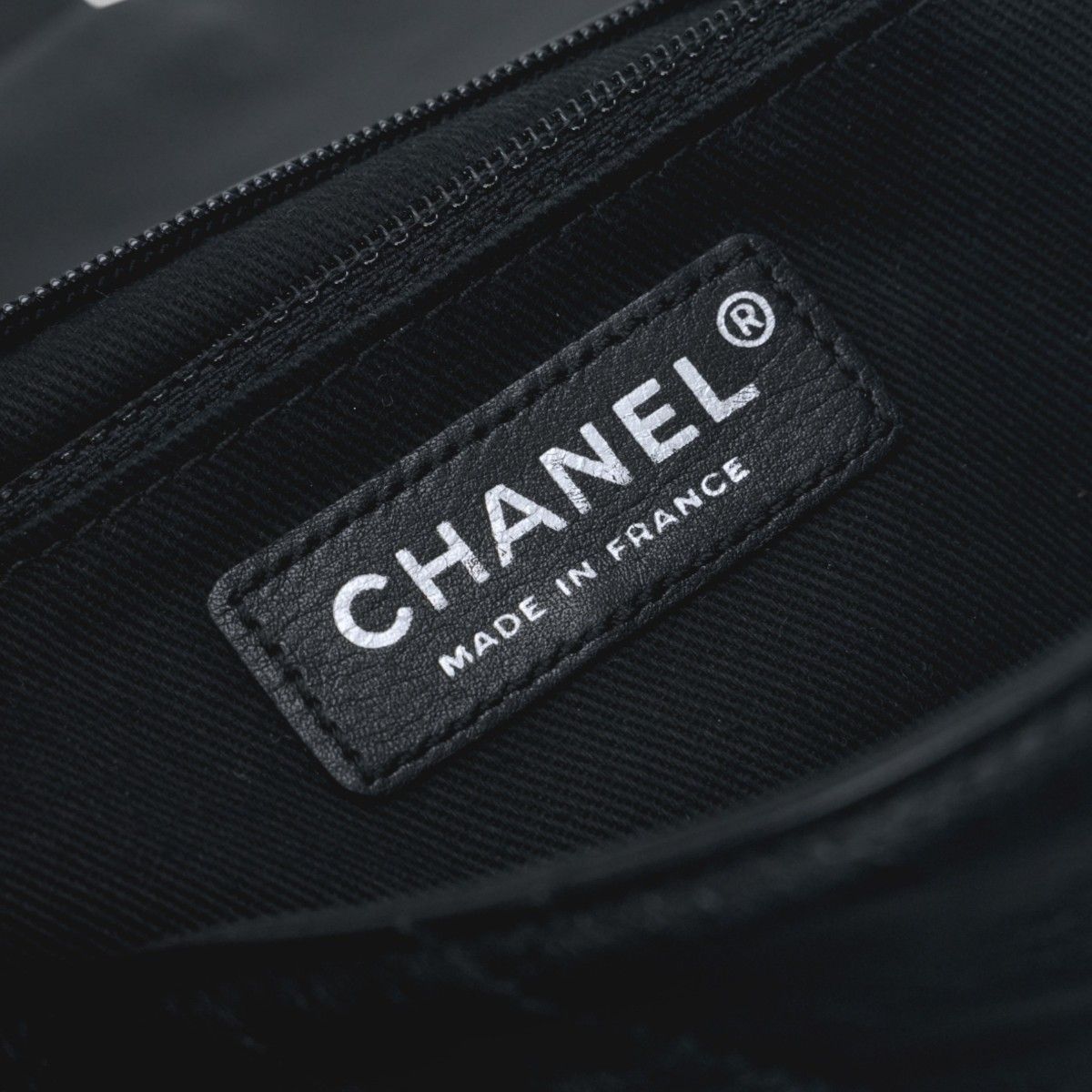 Chanel Quilted Shoulder Bag Calfskin Black Silver Chain CC Logo Turnlock Single — view 8