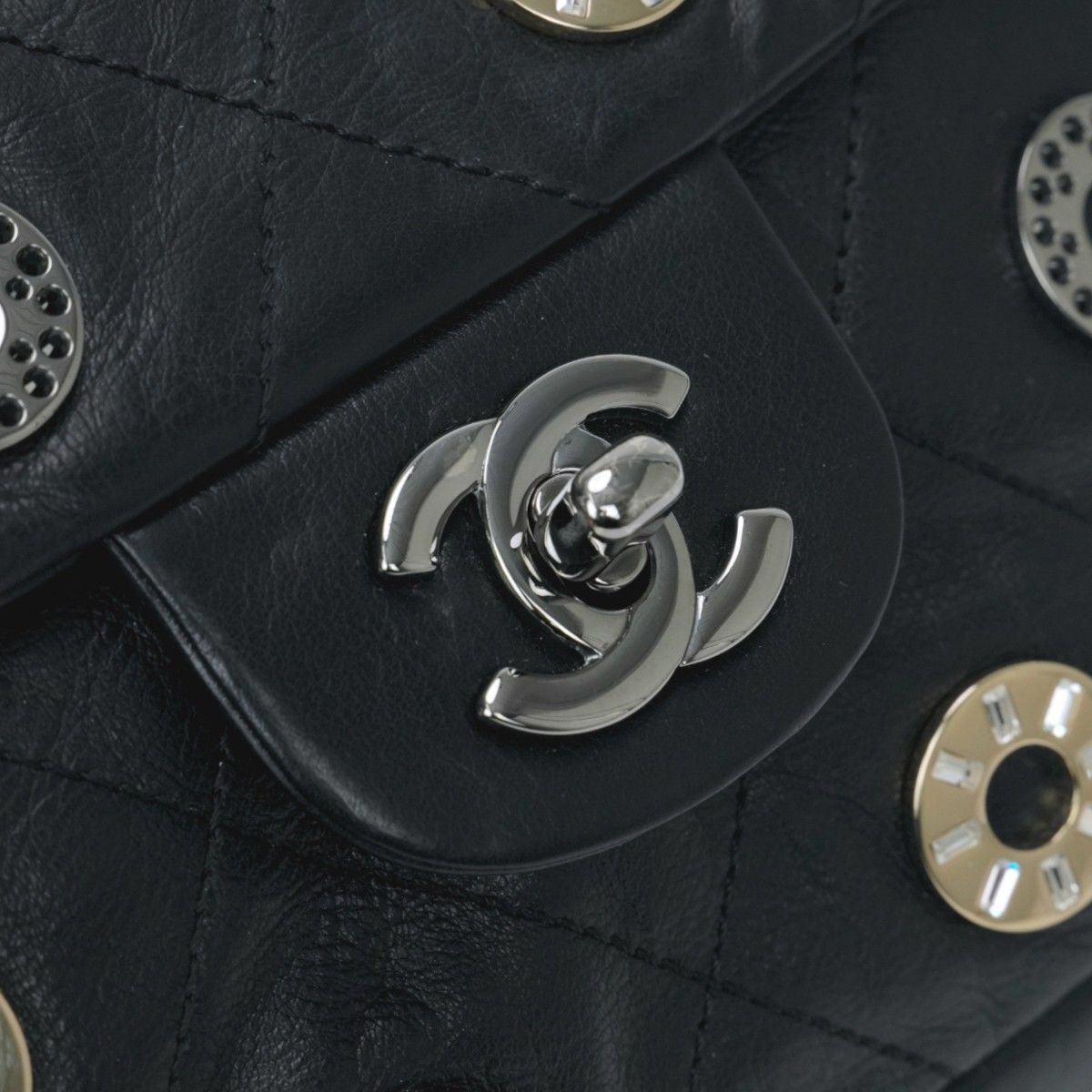 Chanel Quilted Shoulder Bag Calfskin Black Silver Chain CC Logo Turnlock Single — view 7