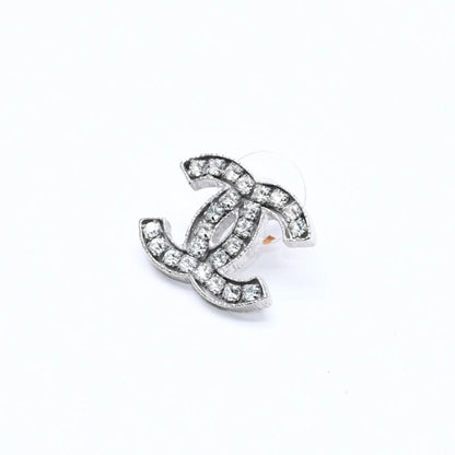Chanel CC Logo Earrings 08A Stamp Metal Rhinestone Silver — view 4
