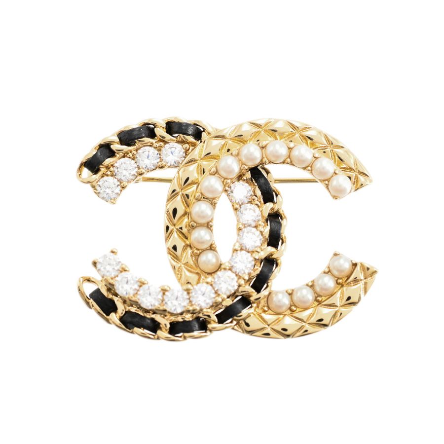 Chanel Brooch Gold