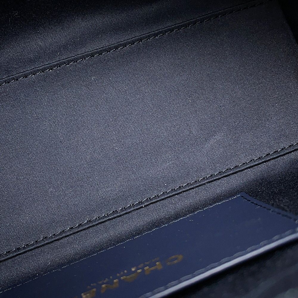 Chanel Chain Shoulder Bag 25 Mini Denim CC Logo Black — view 7