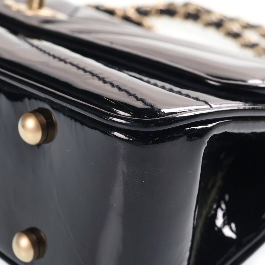 Chanel CC Logo Chain Shoulder Bag Wave Stitch Black Patent Leather — view 5