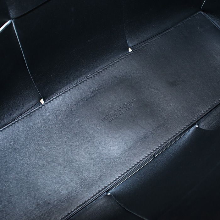 Bottega Veneta Medium Tote Bag Leather — view 4