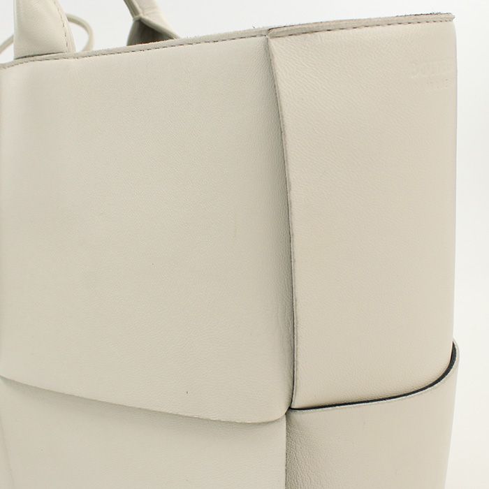 Bottega Veneta Medium Tote Bag Leather — view 8