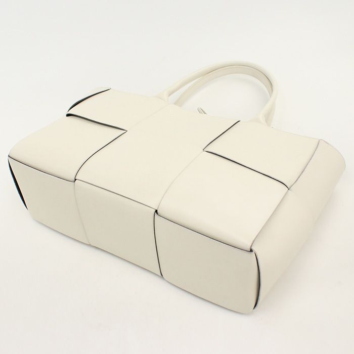 Bottega Veneta Medium Tote Bag Leather — view 2