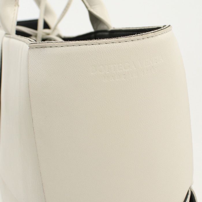Bottega Veneta Medium Tote Bag Leather — view 7