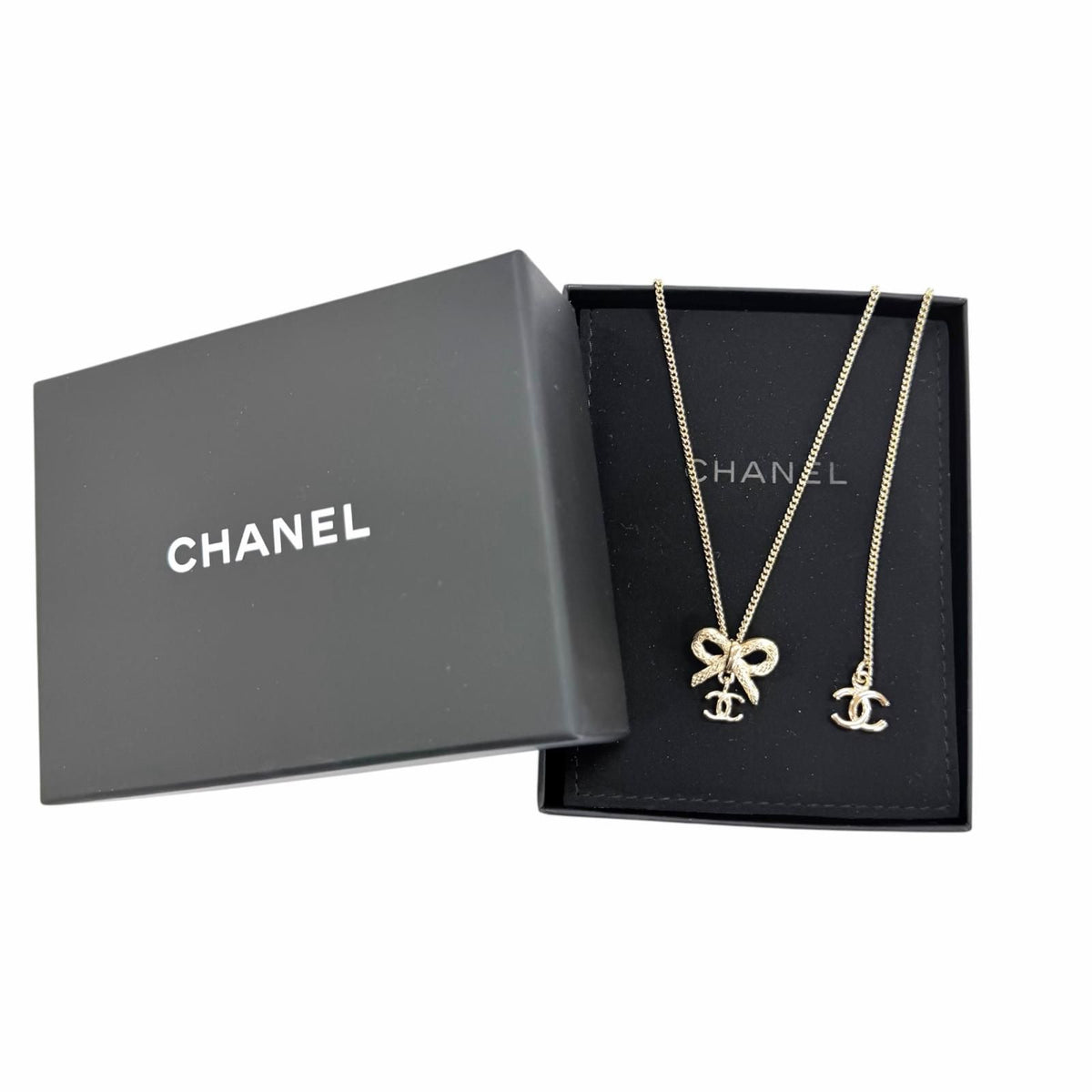 Chanel CC Logo Ribbon 2-Way Necklace Gold — view 2