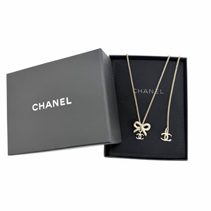 Chanel CC Logo Ribbon 2-Way Necklace Gold — view 2