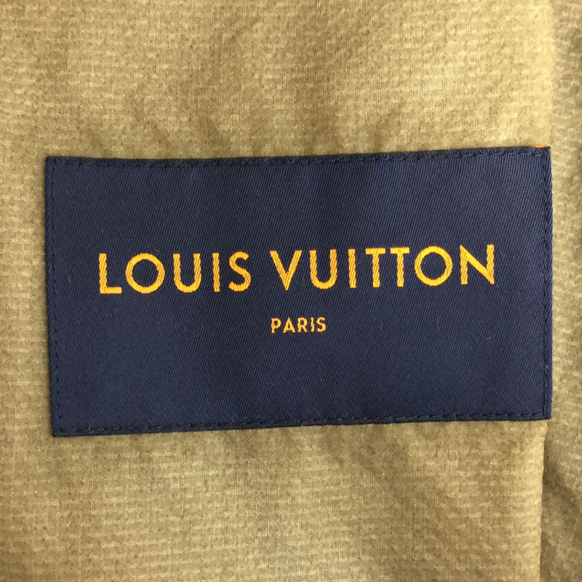 Louis Vuitton Nylon Poncho Coat Khaki 52 — view 6