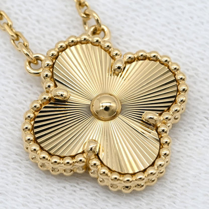Van Cleef & Arpels Necklace Vintage Alhambra Yellow Gold 18k Guilloche — view 7