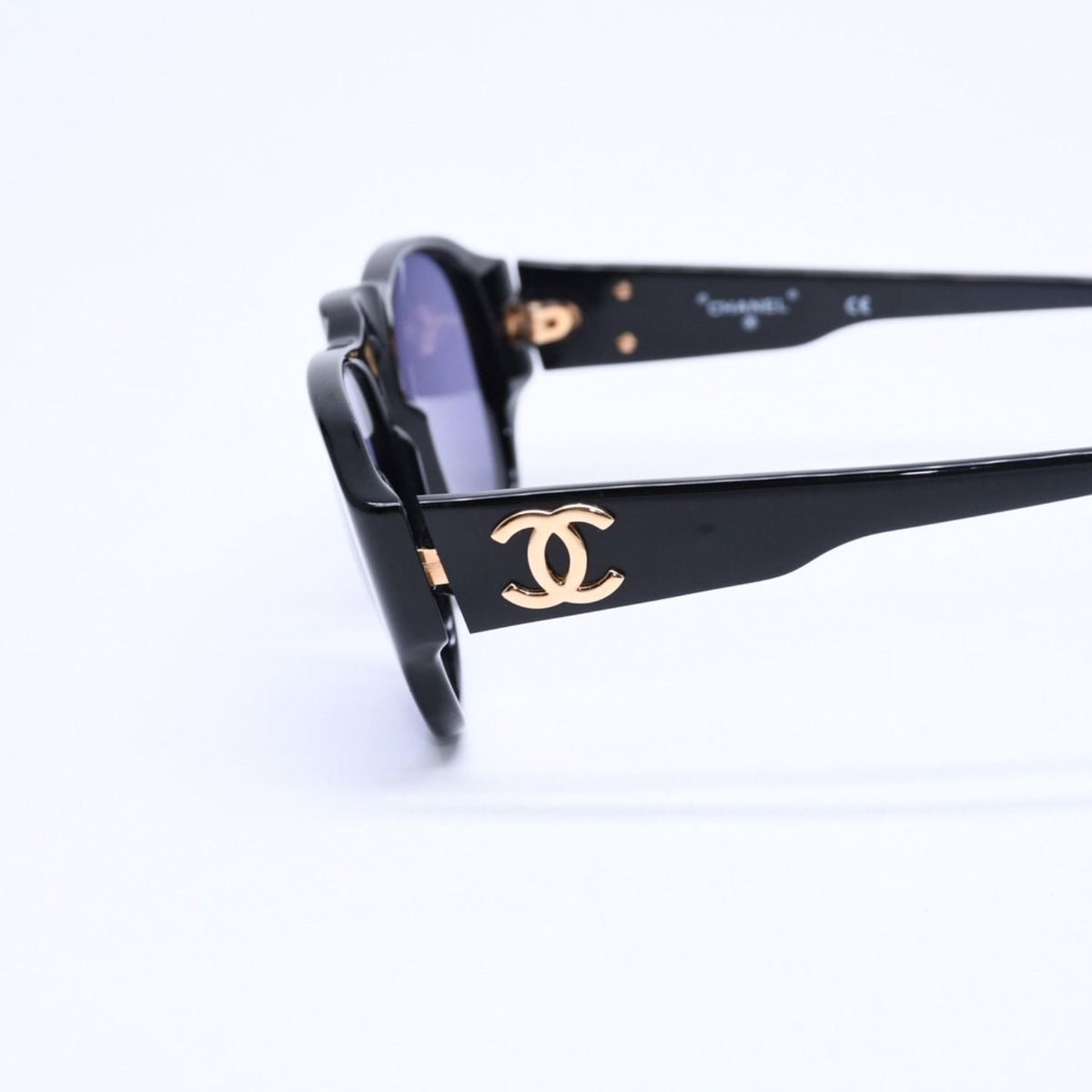 Chanel Sunglasses Eyewear Black Gold — view 7