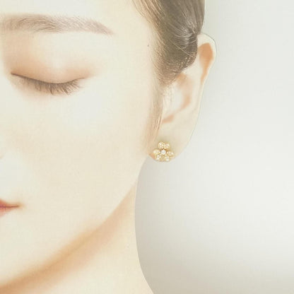 Van Cleef & Arpels Frivole Mini Earrings — view 4