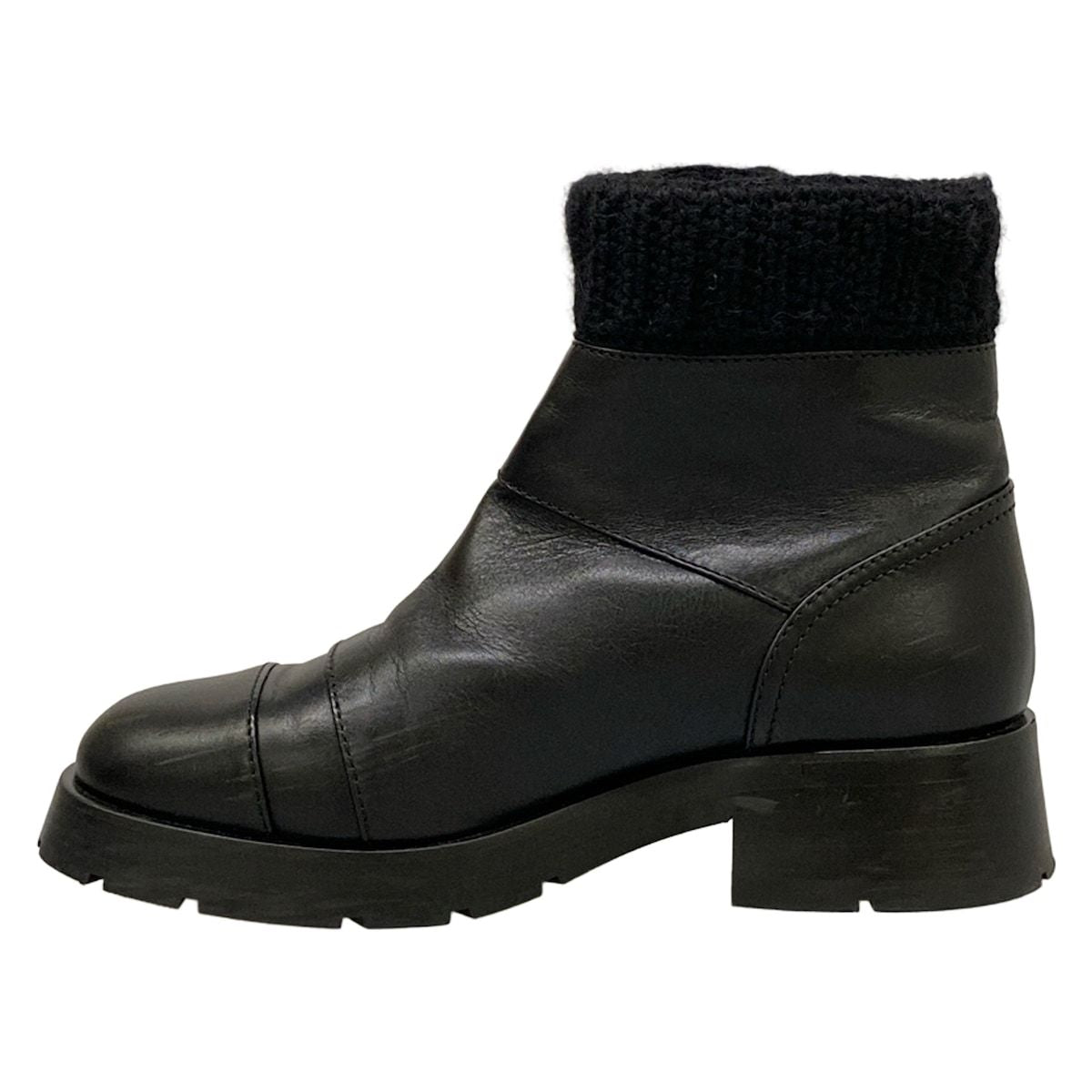 Chanel Short Boots Black CC Logo Fleece Leather — view 3